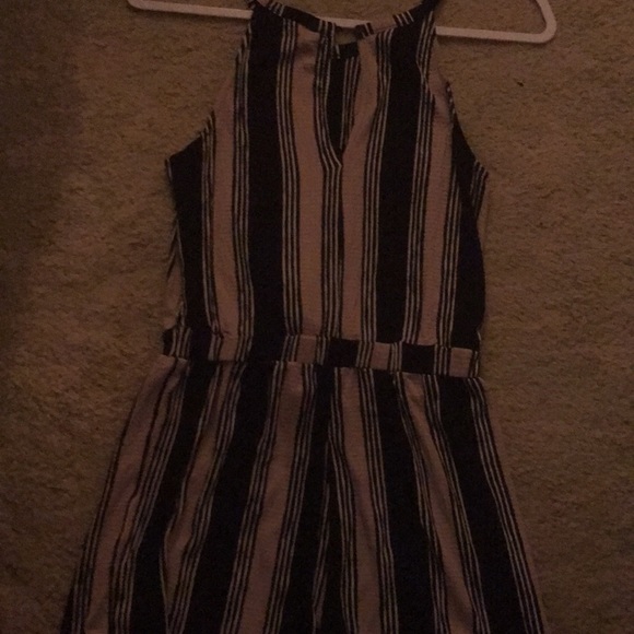 Short romper - Picture 4 of 4